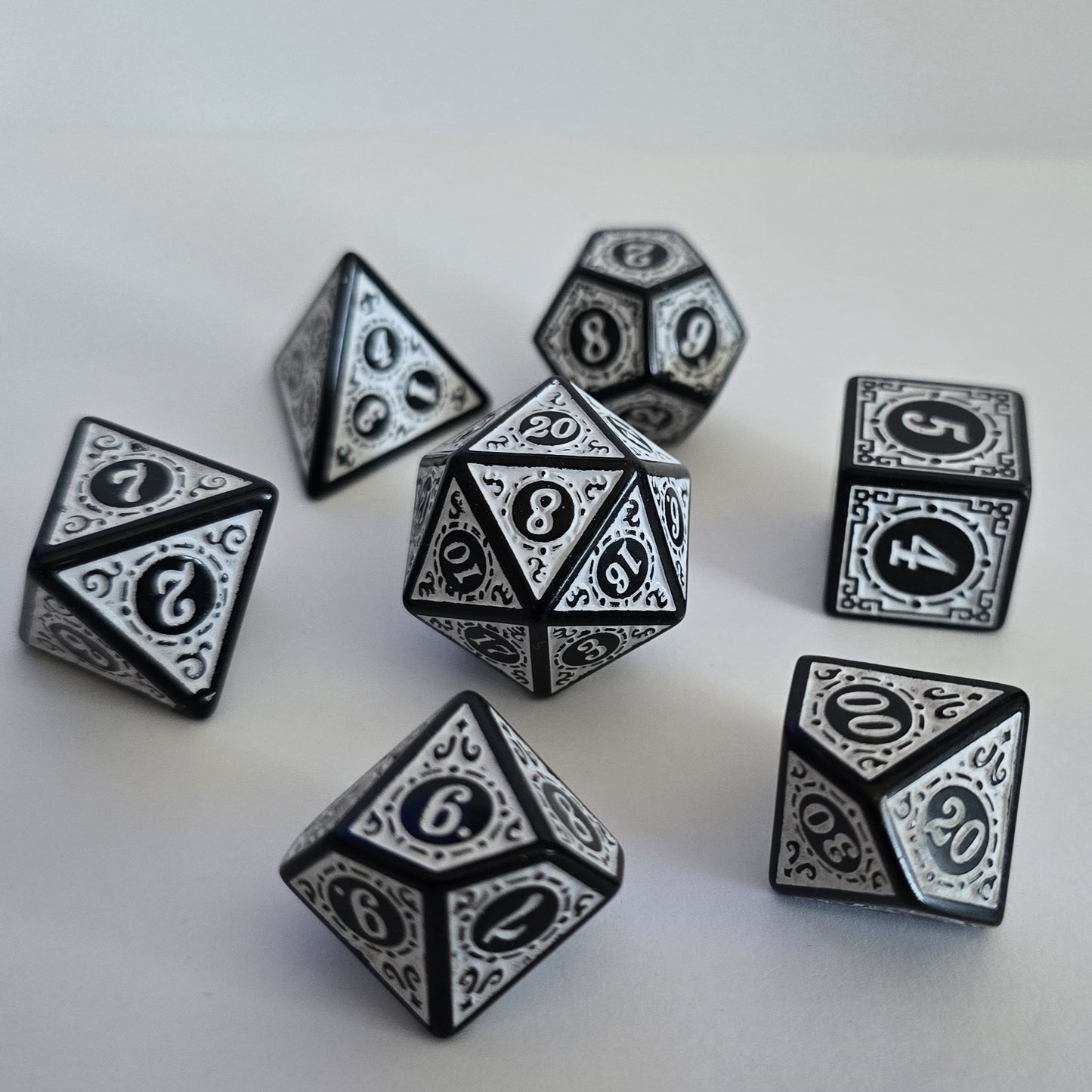Runik Ay Işığı Zar Seti - DND, RPG ve FRP Masaüstü Oyun Zarları