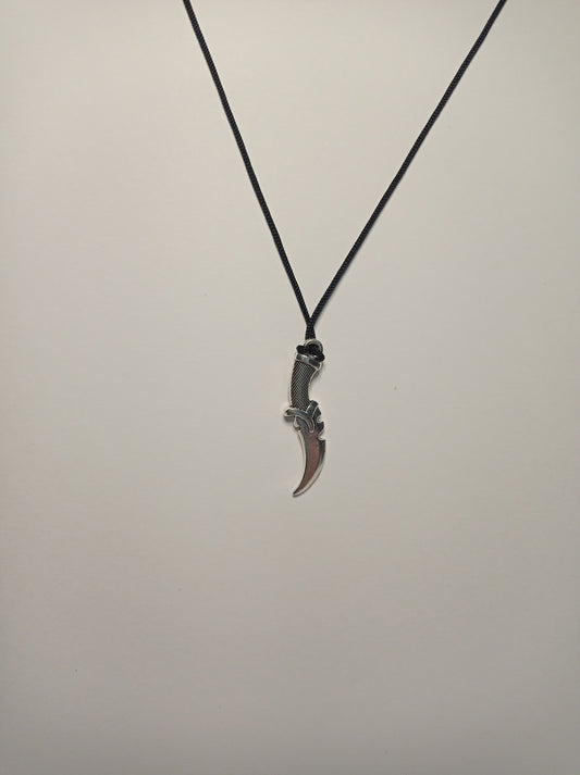 Dagger Kolye