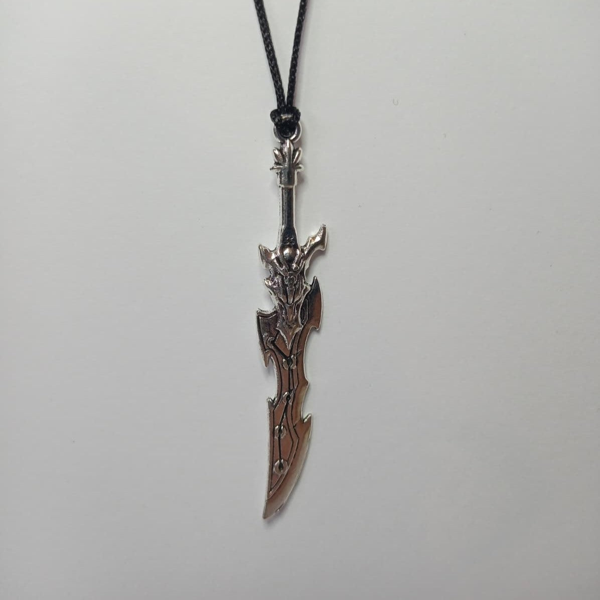 Shadowfang Kolye