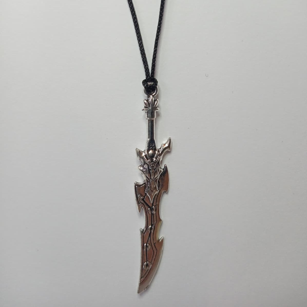 Shadowfang Kolye