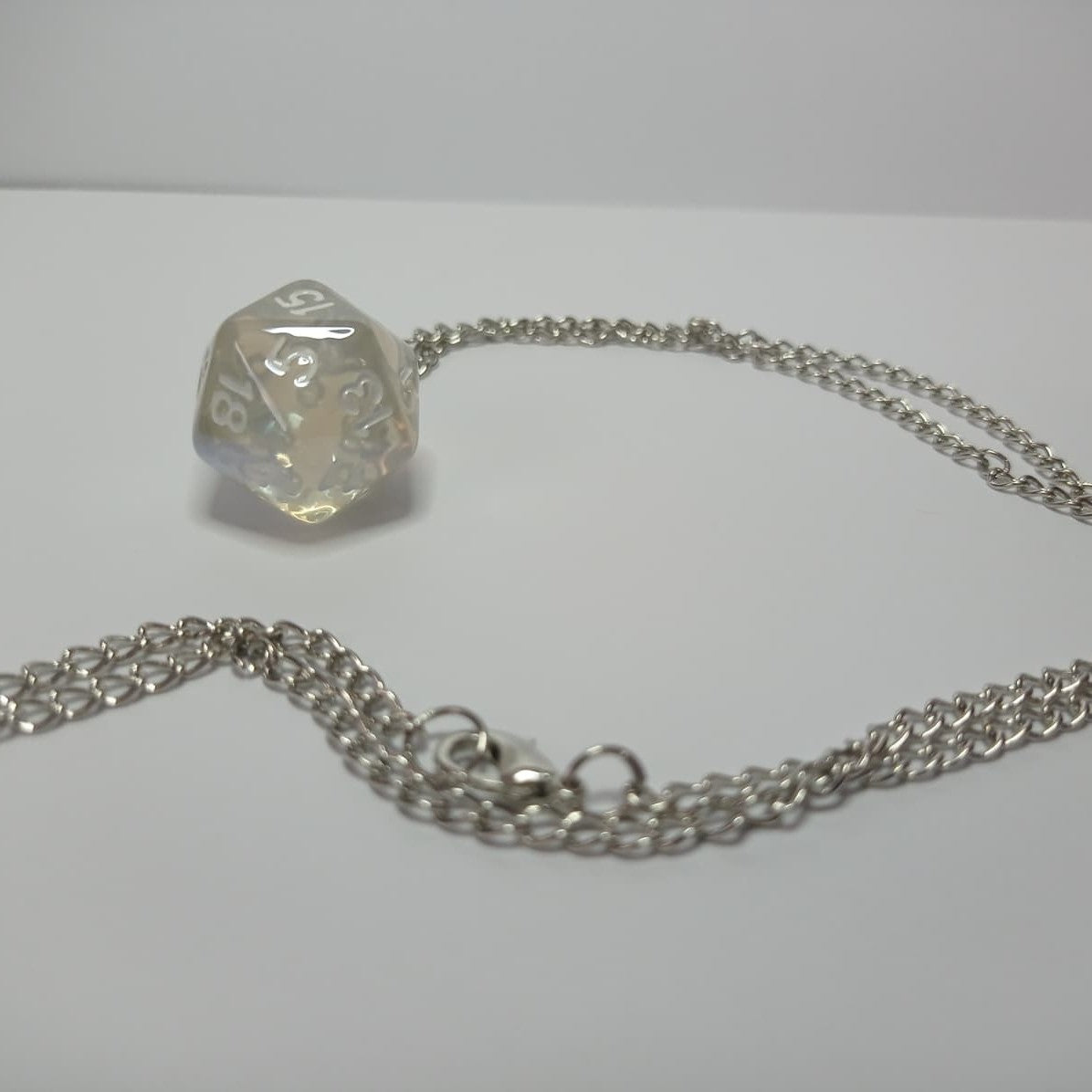 Prismatic D20 Zar Kolye
