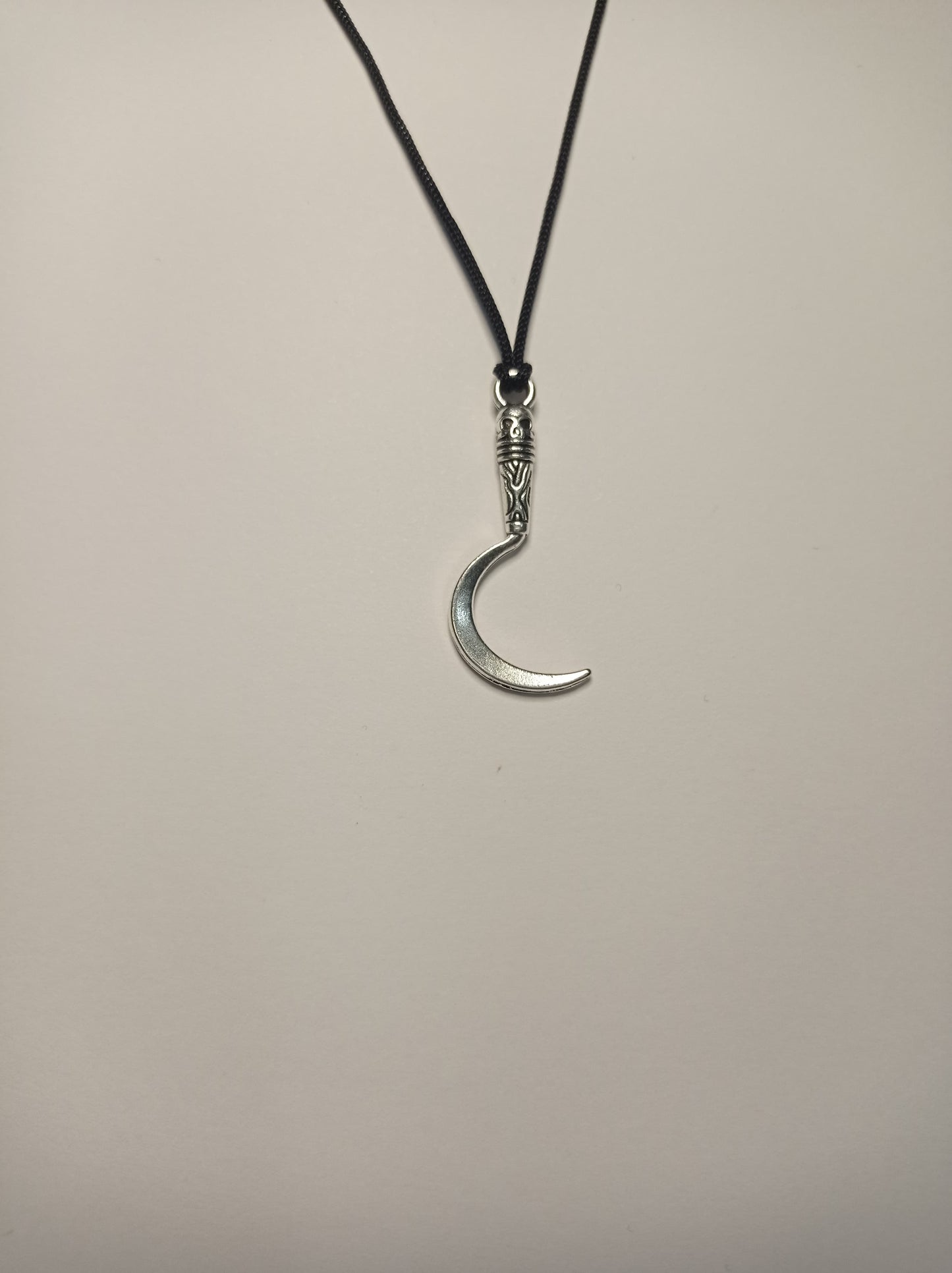 Sickle Blade Kolye