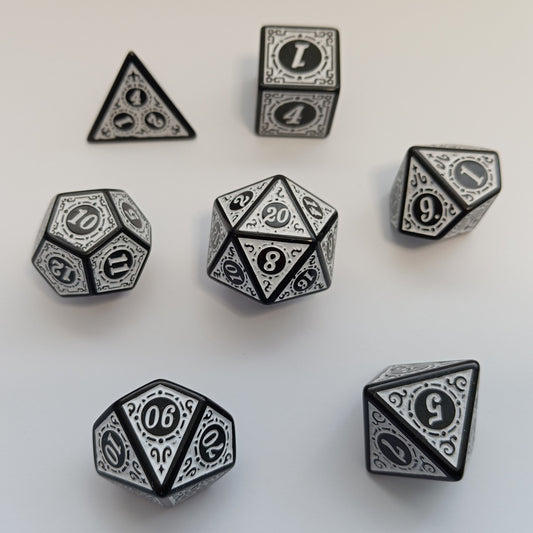 Runik Ay Işığı Zar Seti - DND, RPG ve FRP Masaüstü Oyun Zarları