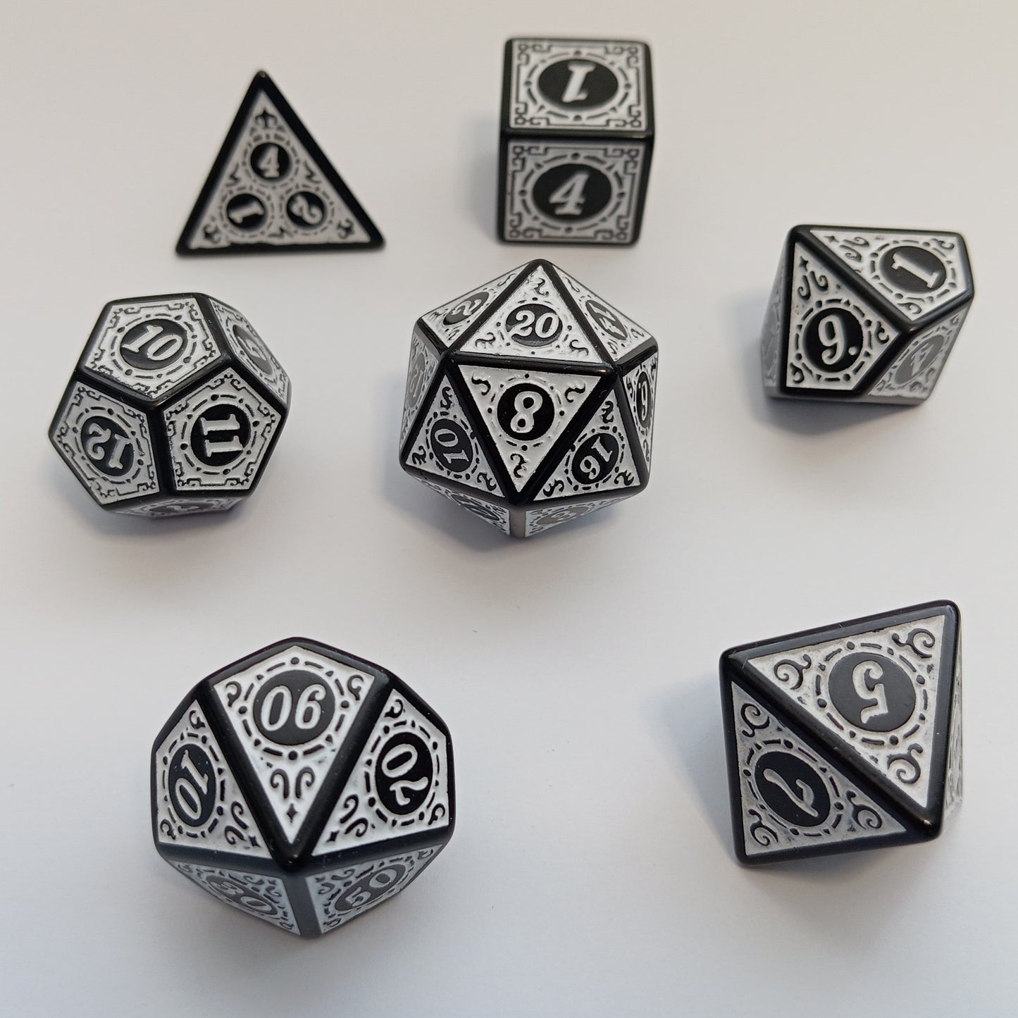 Runik Ay Işığı Zar Seti - DND, RPG ve FRP Masaüstü Oyun Zarları