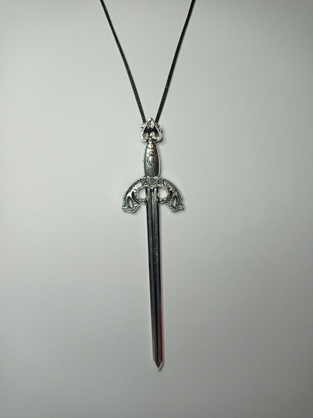 Gladiator Champion Sword Kolye