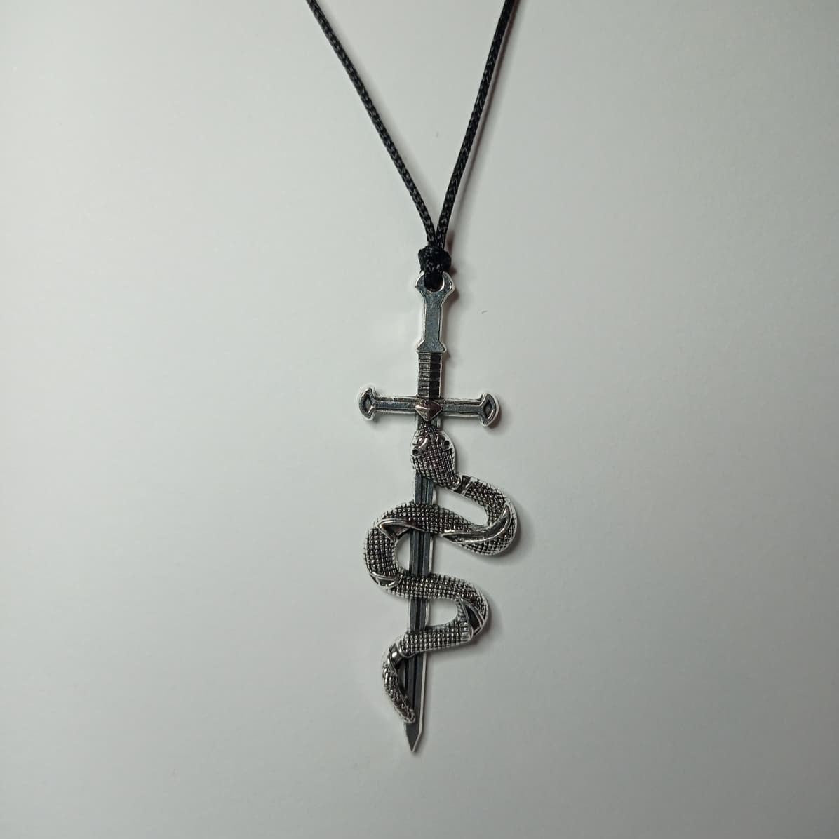 Viper Blade Kolye