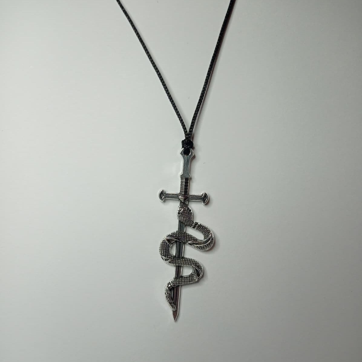Viper Blade Kolye
