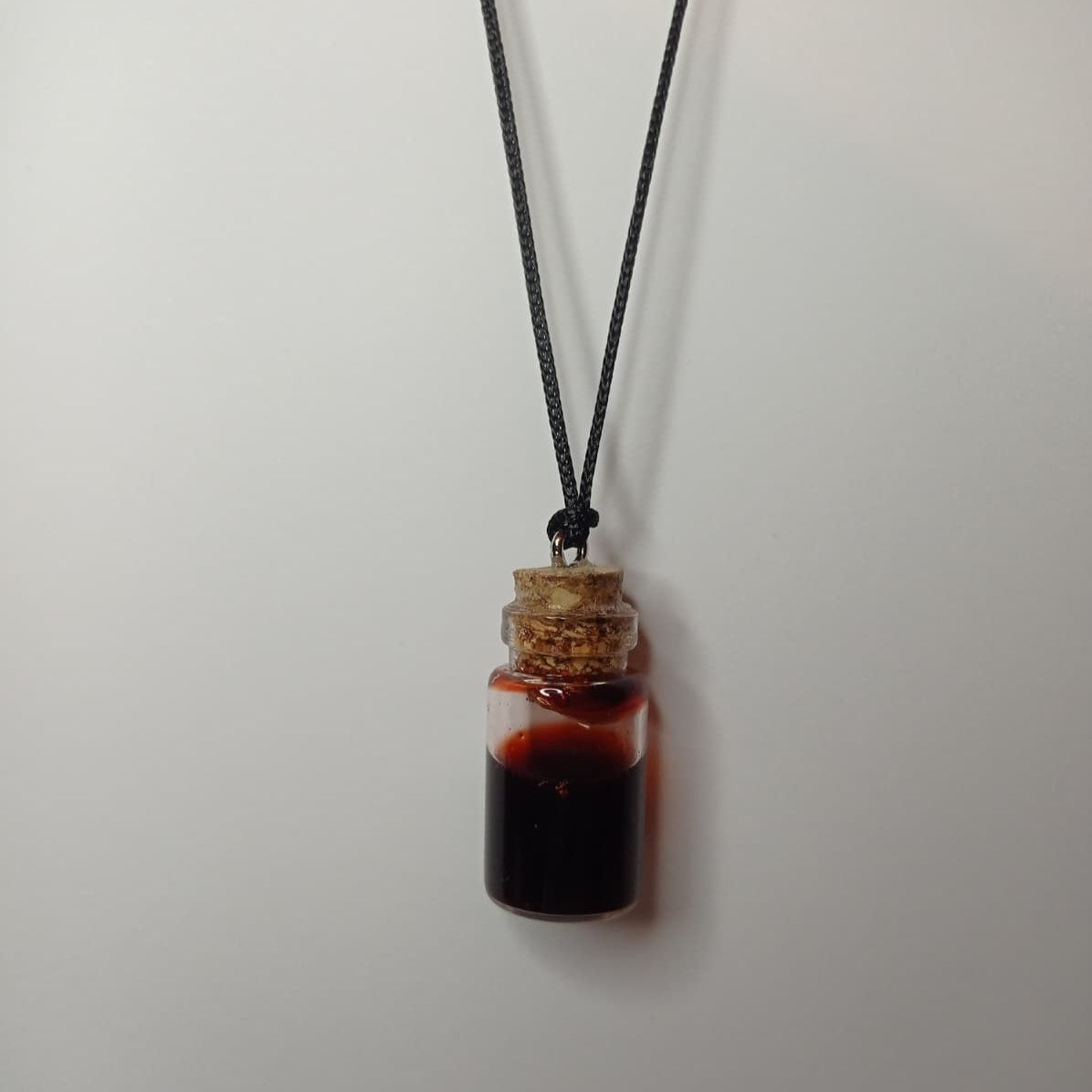 Dragon Blood Potion Kolye