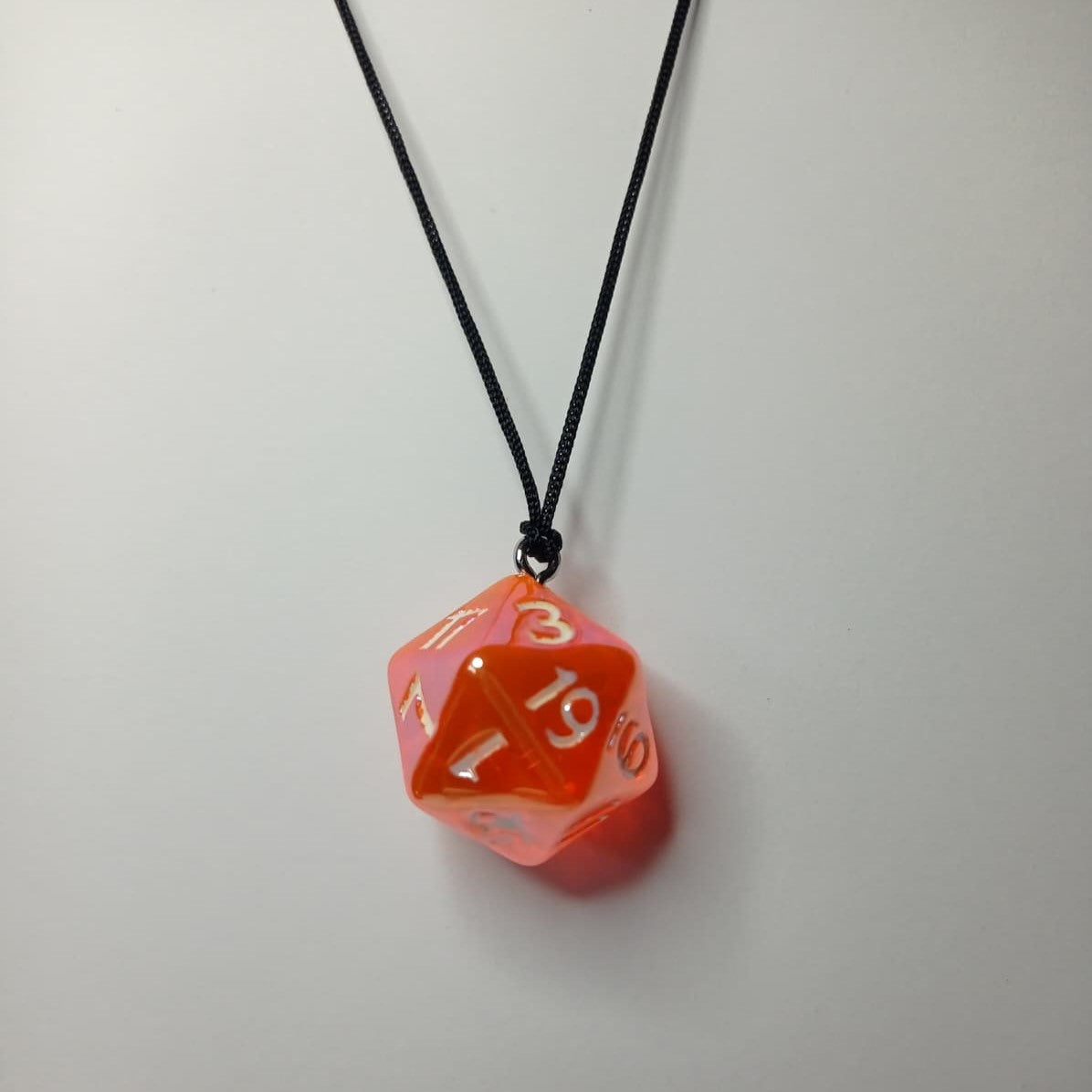 Sunflare D20 Kolye
