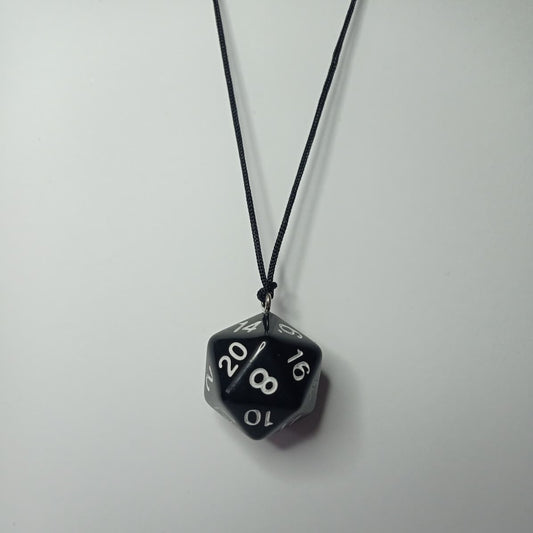 Siyah D20 Kolye
