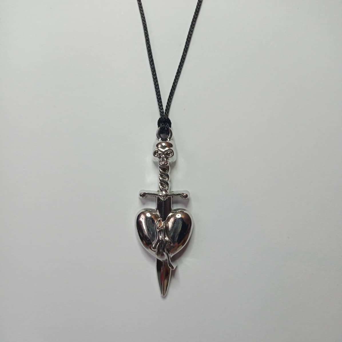 Heartpiercer Sword Kolye
