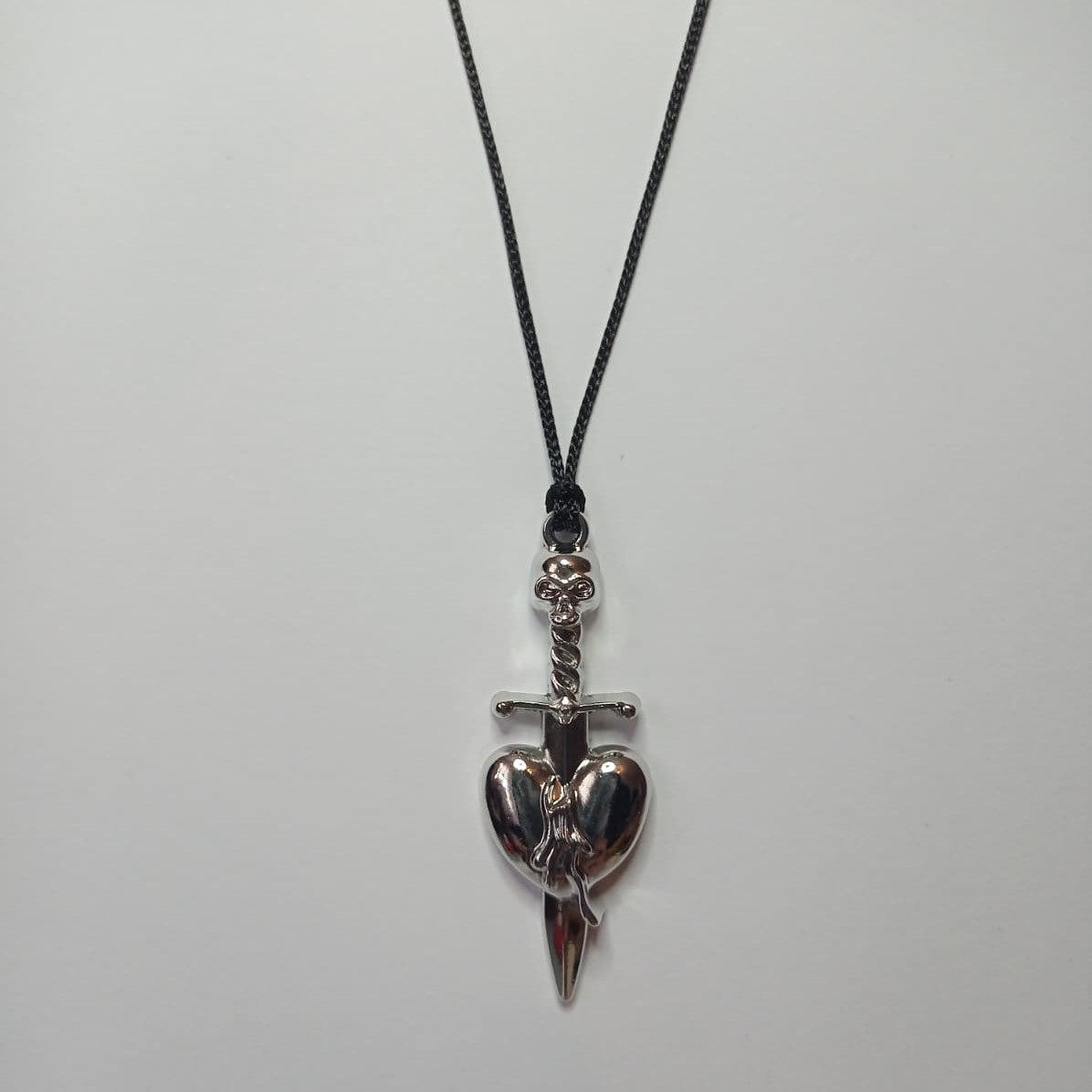 Heartpiercer Sword Kolye