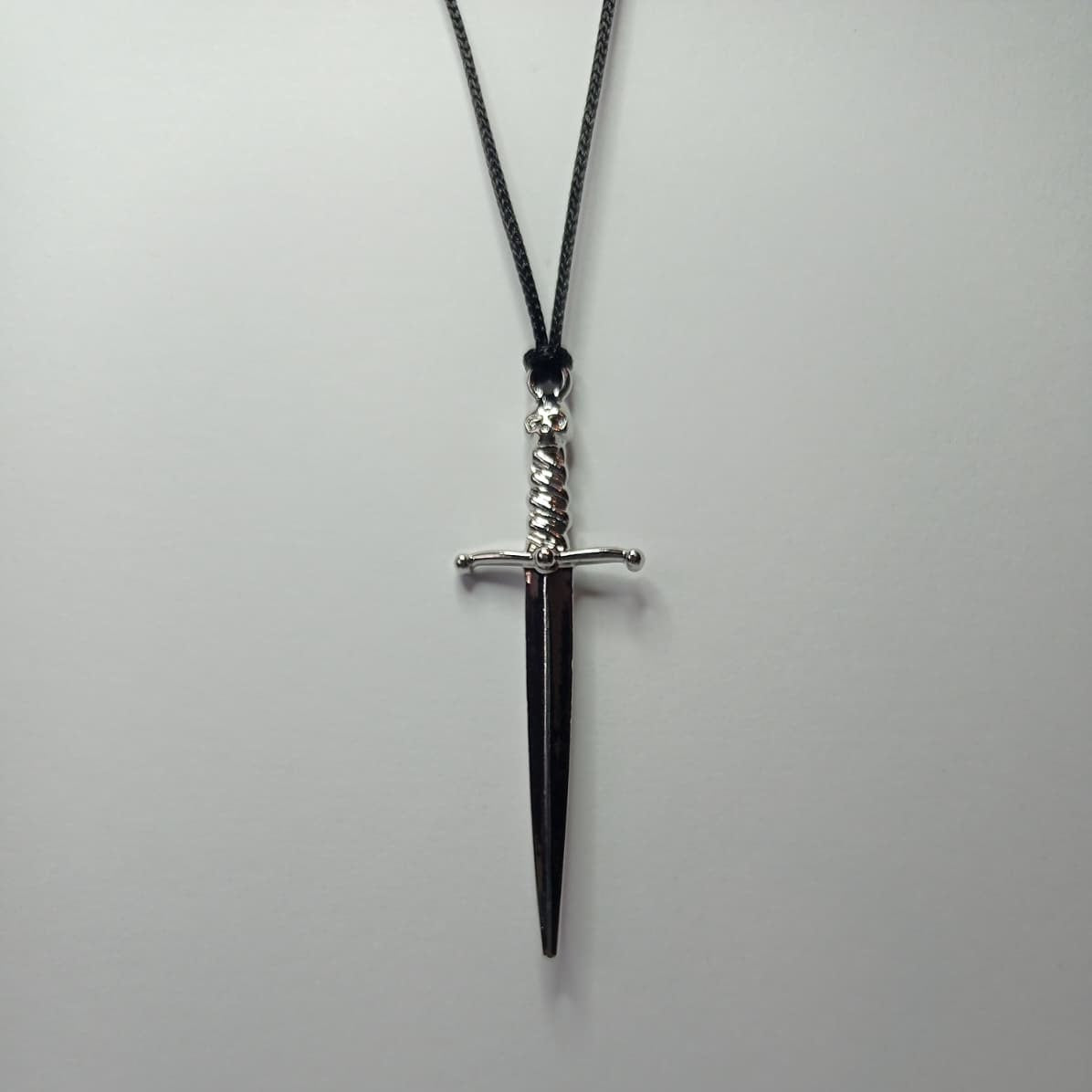 Dagger Kolye