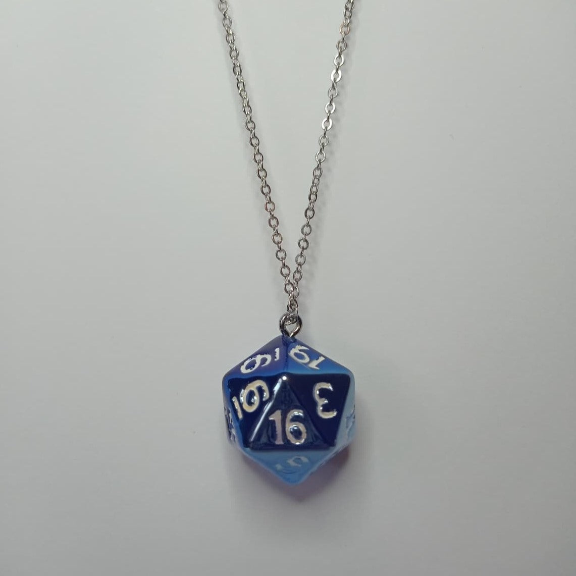 Blue Radiance D20 Kolye