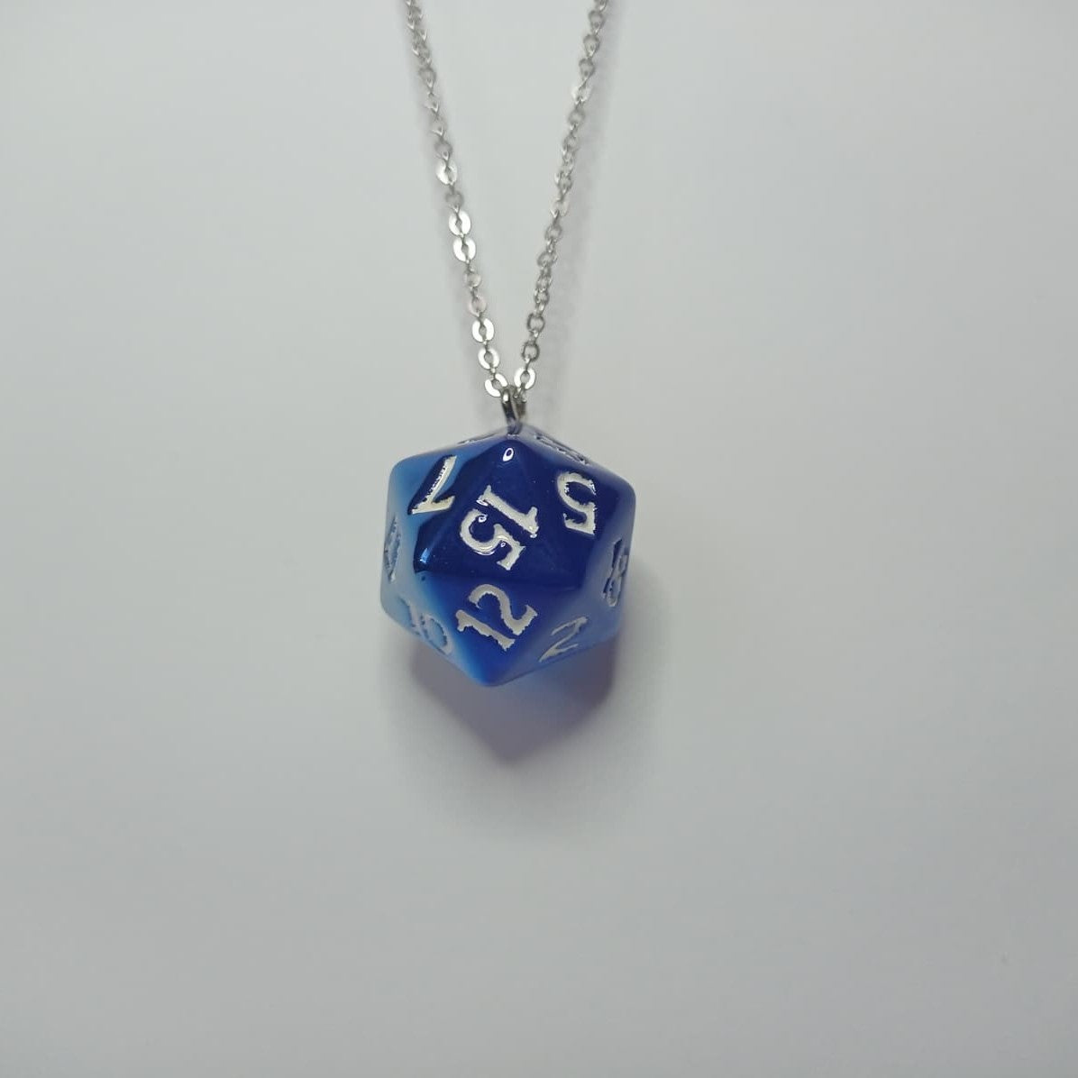 Blue Radiance D20 Kolye