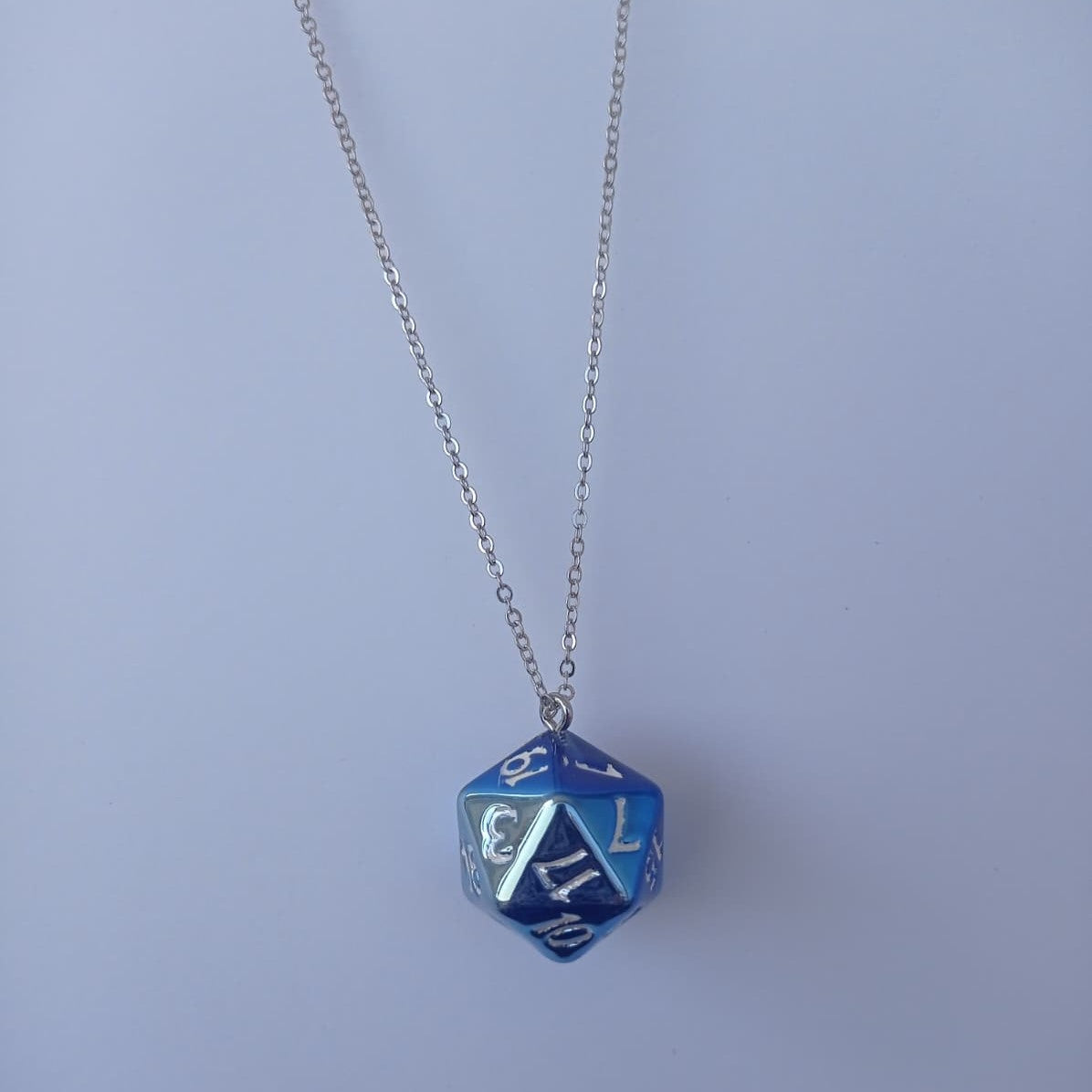 Blue Radiance D20 Kolye