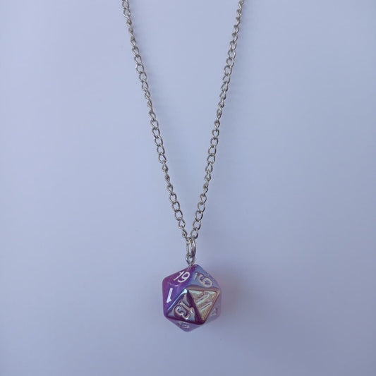 Arcane Glow D20 Dice Kolye