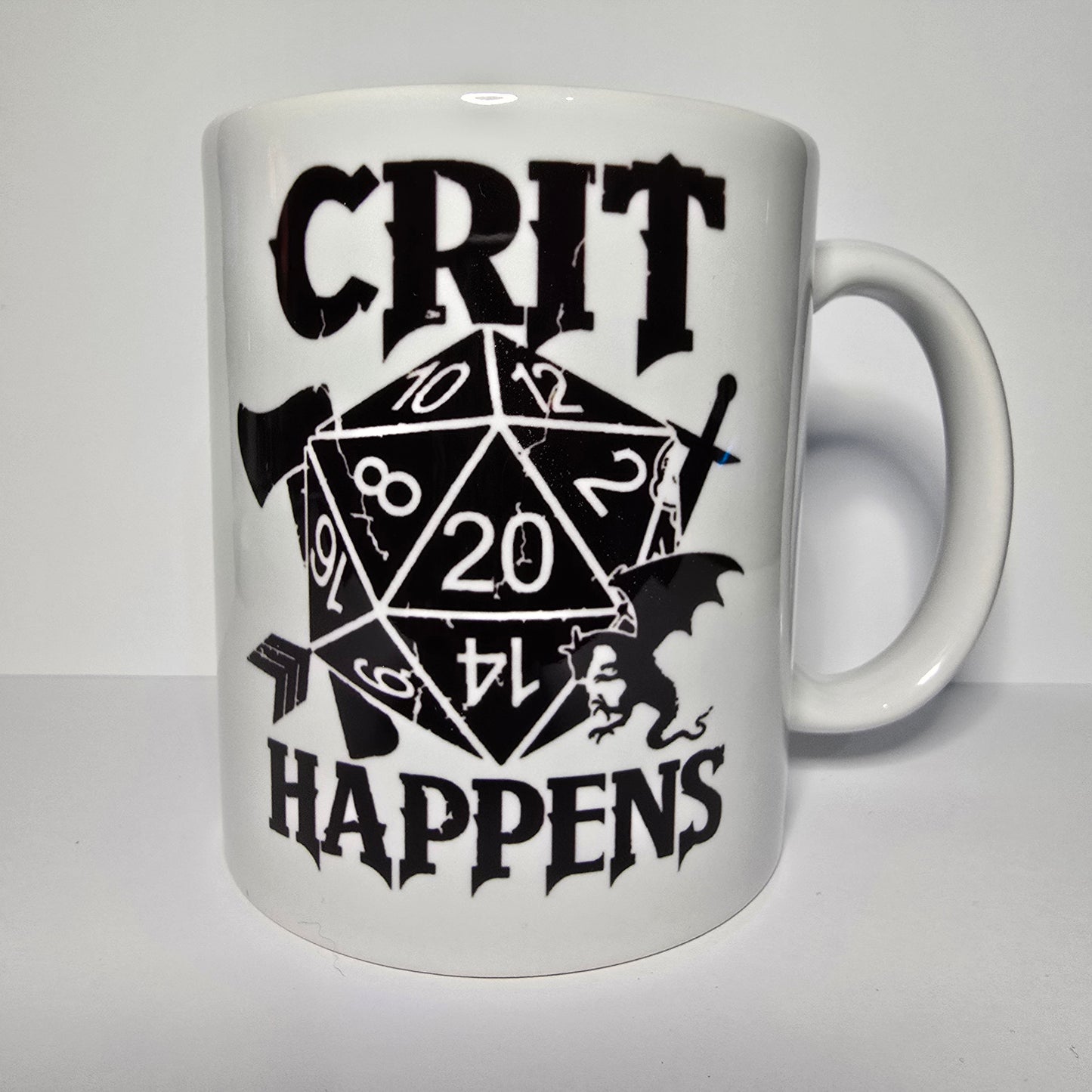 Crit Happens Kupa – DND Zar Temalı Seramik Kupa