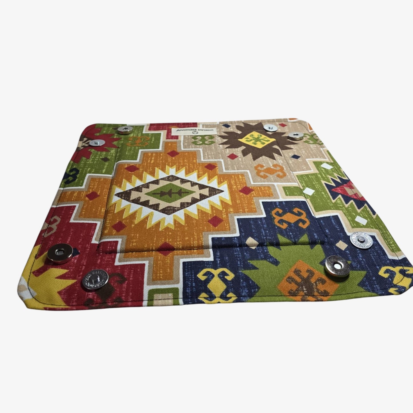 Etnik Desenli El Yapımı Dice Tray – Zarlarınız İçin Asil Bir Arena