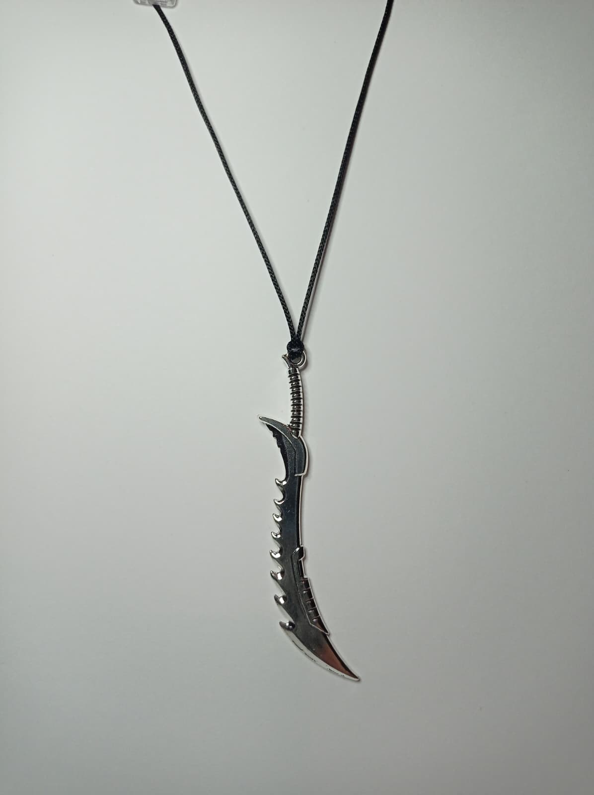 Fang Sword Kolye