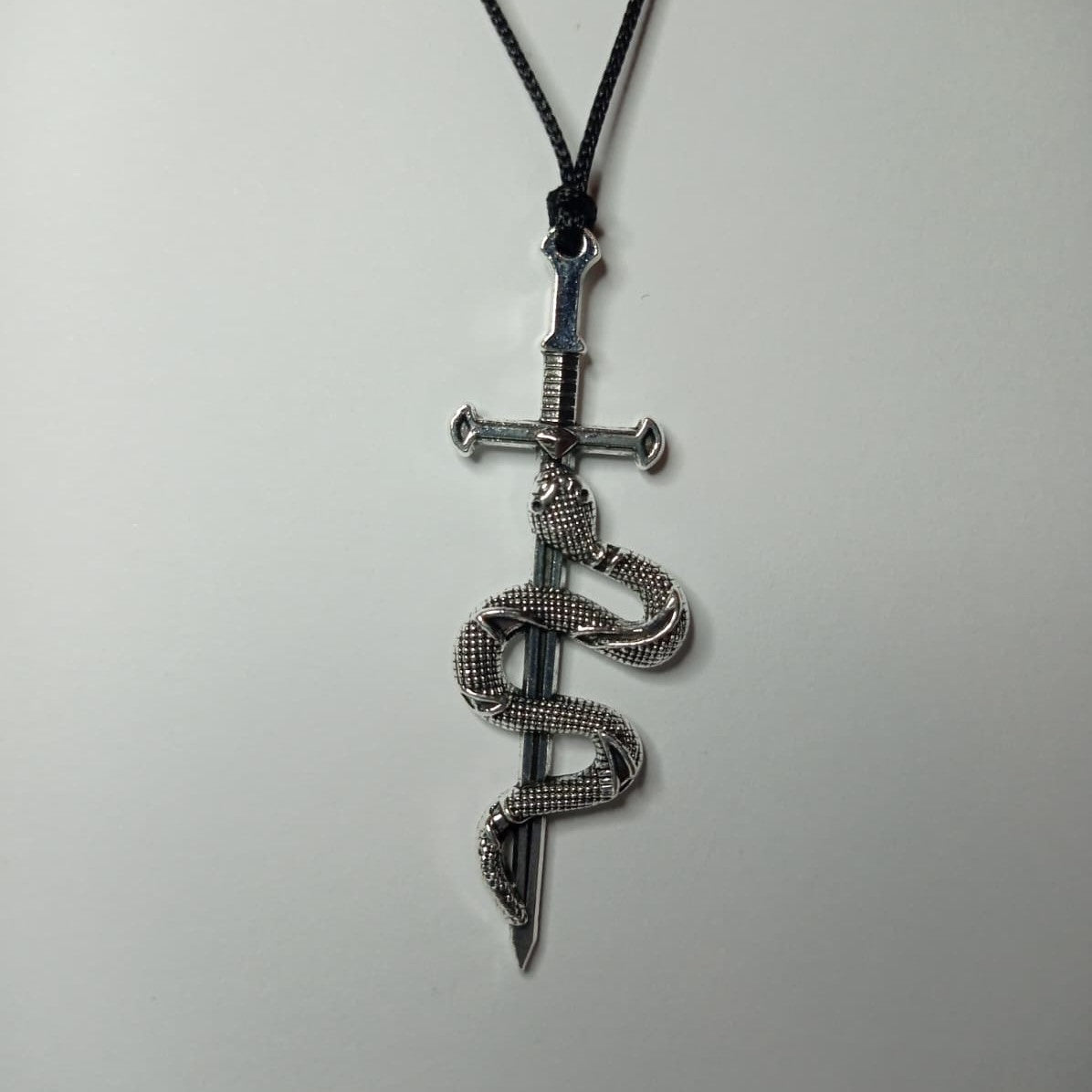 Viper Blade Kolye