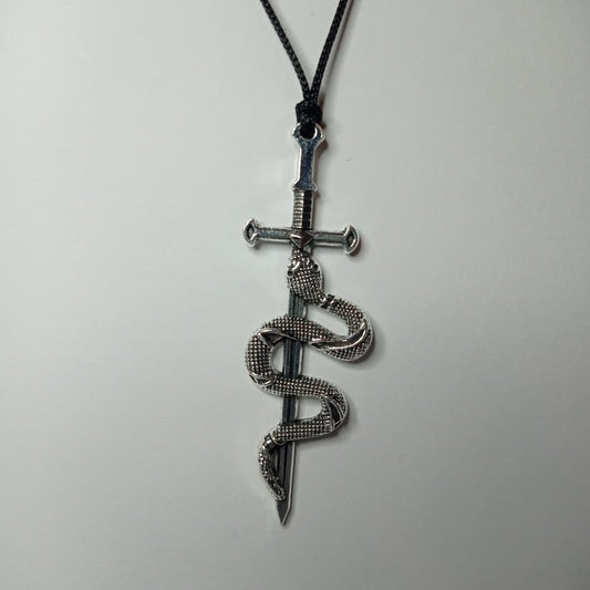 Viper Blade Kolye