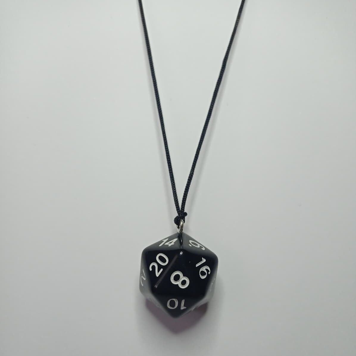 Siyah D20 Kolye