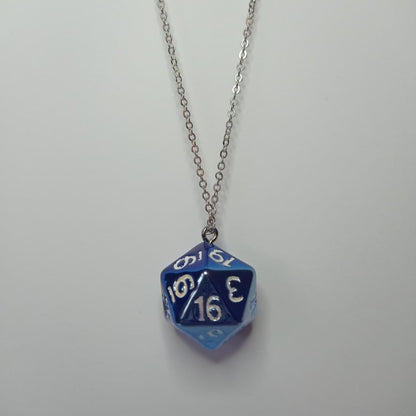 Blue Radiance D20 Kolye