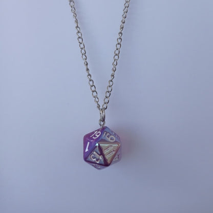 Arcane Glow D20 Dice Kolye