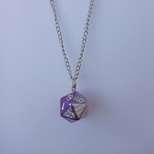 Arcane Glow D20 Dice Kolye